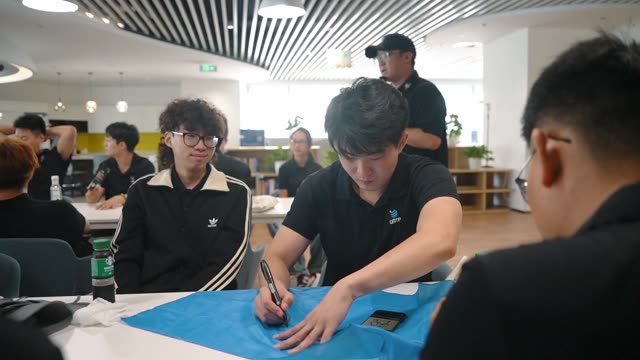 海尔智领生工作坊队旗共创