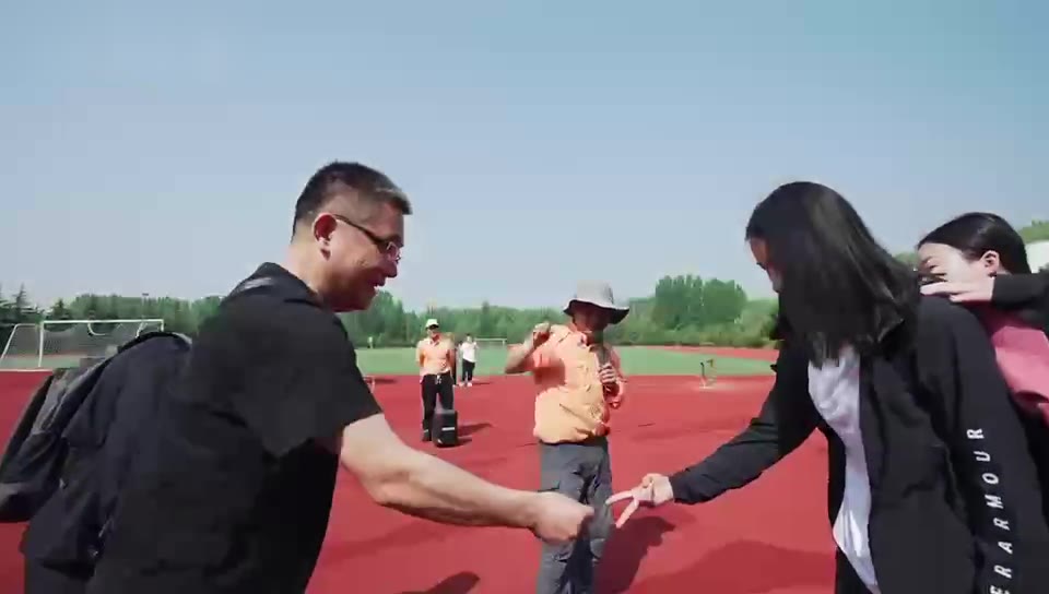 猜拳破冰环节