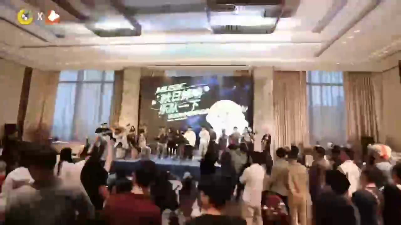 年会现场的乐队演出